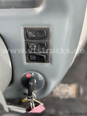 Gård traktor VALTRA T203 D AC 14.33 Front Hydr.