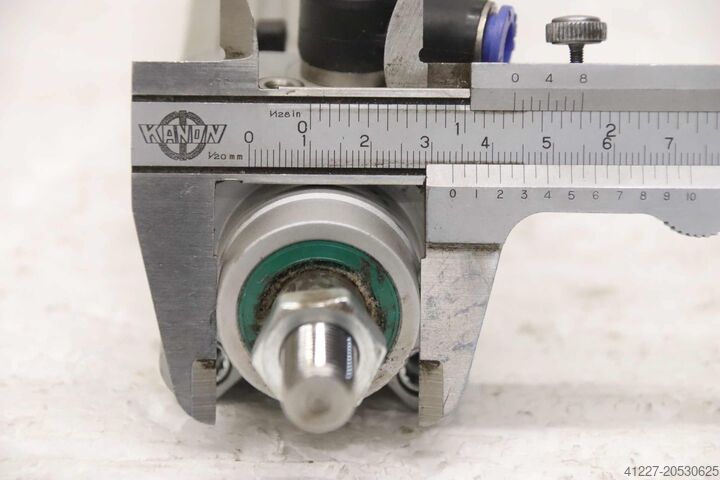 Cilindru pneumatic Festo DSBC-40-125-PPVA-N3 Hub 320 mm