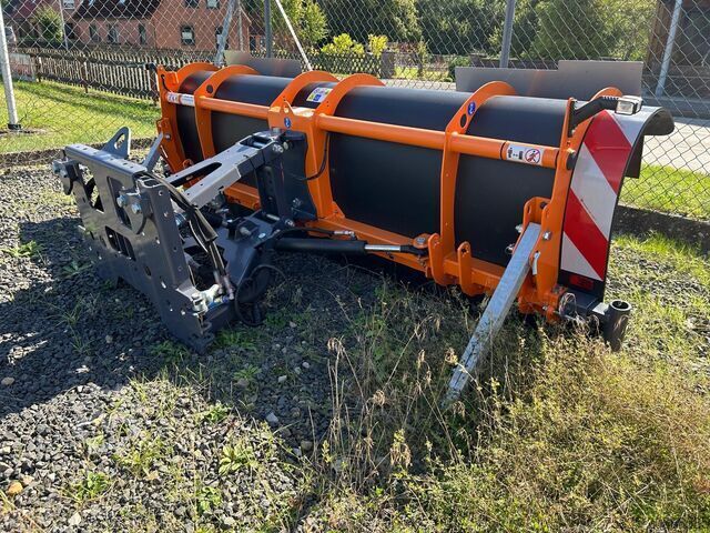 Winter service equipment Bucher Polyx RC28
