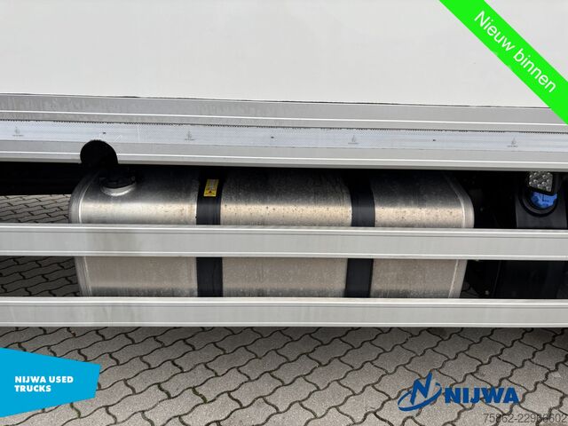  Renault D WIDE 280 4x2 Slaapcabine + Laadklep 2000KG