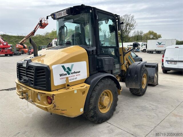 Carregador CAT 906M (8758)