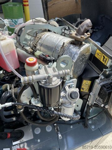 Pemuat GiANT G2700 Xtra HD (6436)