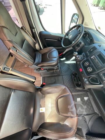 キャラバン/キャンピングカー Fiat Weinsberg Carabus 600 K | 4 Posti Letto | Completamente Attrezzato