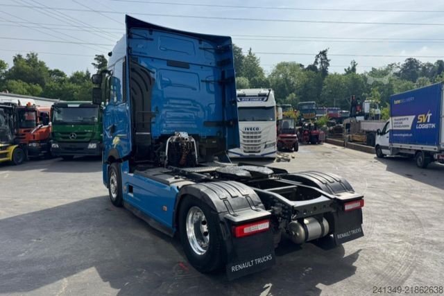 Standard tractor unit RENAULT T520 4x2