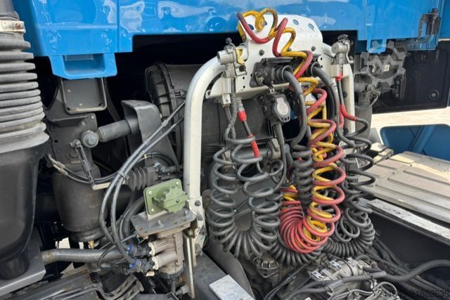 Standard tractor unit RENAULT T520 4x2