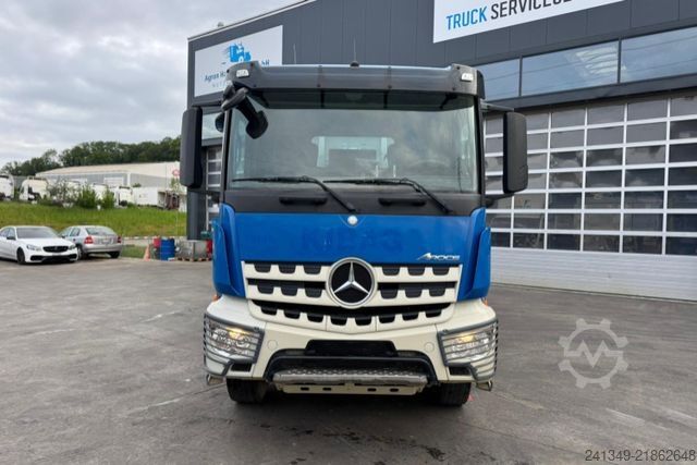 Tipper truck MERCEDES-BENZ Arocs 3246 8x4 Moser 3S