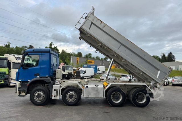 Tipper truck MERCEDES-BENZ Arocs 3246 8x4 Moser 3S
