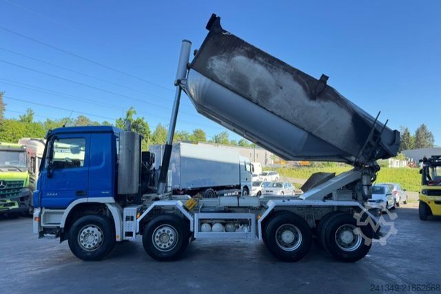 Special purpose truck MERCEDES-BENZ Actros 3244 8x4 Moser Thermosilo 17m3