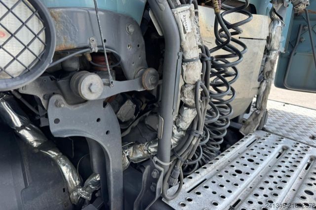 Standard tractor unit SCANIA R520 V8 4x2