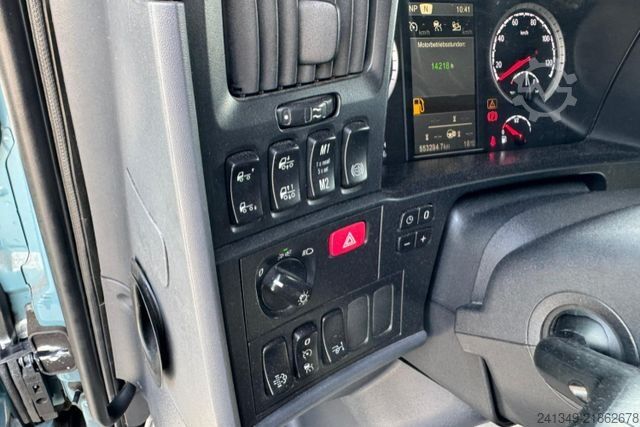 Standard tractor unit SCANIA R520 V8 4x2