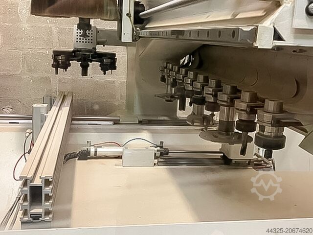 コンソールテーブル付きマシニングセンター SCM TECH Z2