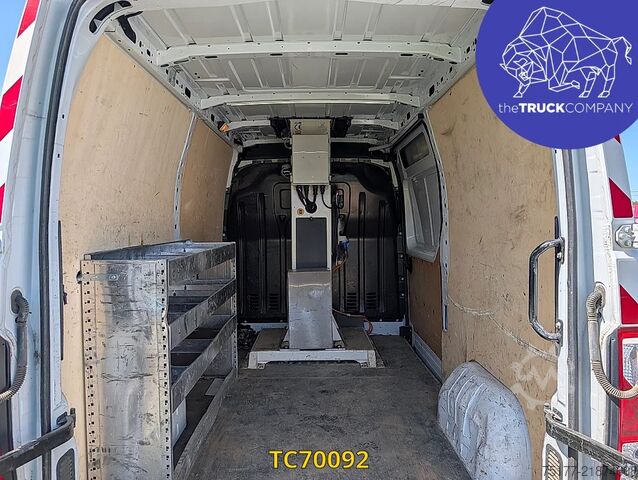 Kėlimo platforma Renault Master 145.35 nacelle klubb