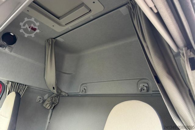 Kravas automašīnai uzstādīts celtnis RENAULT Lander 460 6x2 HMF3722 4+4