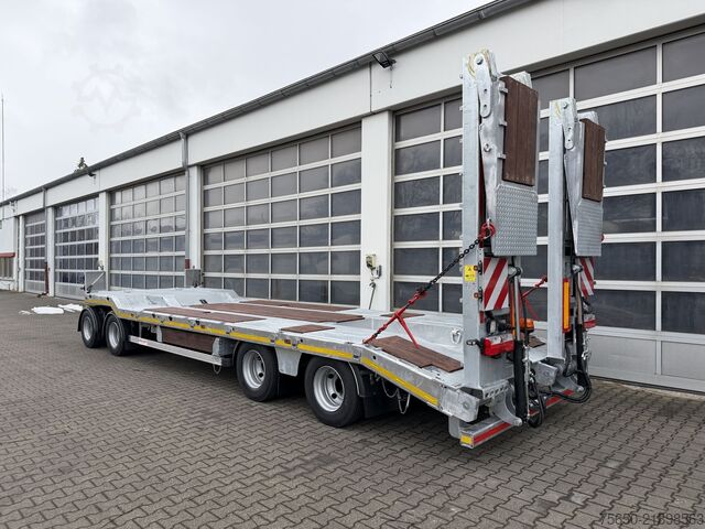 Lágflutningavagn Möslein T 4 VB H2  neuer 4 Achs Tieflader hydraulischen Rampen