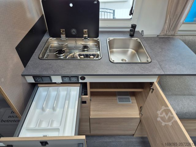 Semi-integrated camper CHAUSSON 720 First Line *MJ25*Navi*ACC*Autom*8425¤ sparen