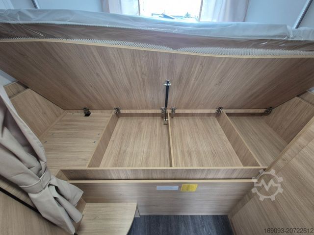 Semi-integrated camper CHAUSSON 720 First Line *MJ25*Navi*ACC*Autom*8425¤ sparen