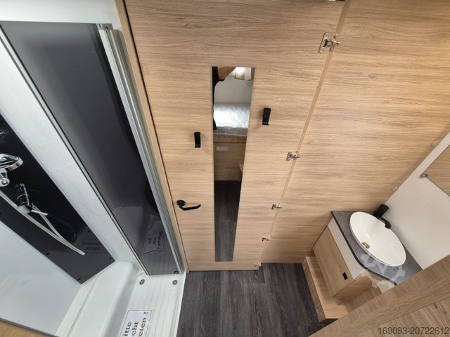 Semi-integrated camper CHAUSSON 720 First Line *MJ25*Navi*ACC*Autom*8425¤ sparen