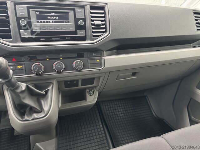Vysoká a predĺžená skriňová dodávka VW Crafter 35*L3H2*Klima*Kamera*Tem*1.Hand*
