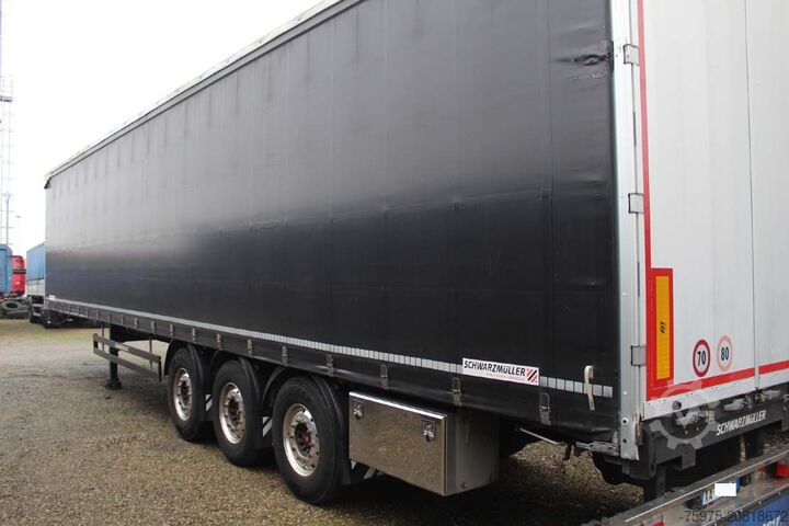 Open oplegger met zeil Schwarzmüller semirimorchio centinato francese usato