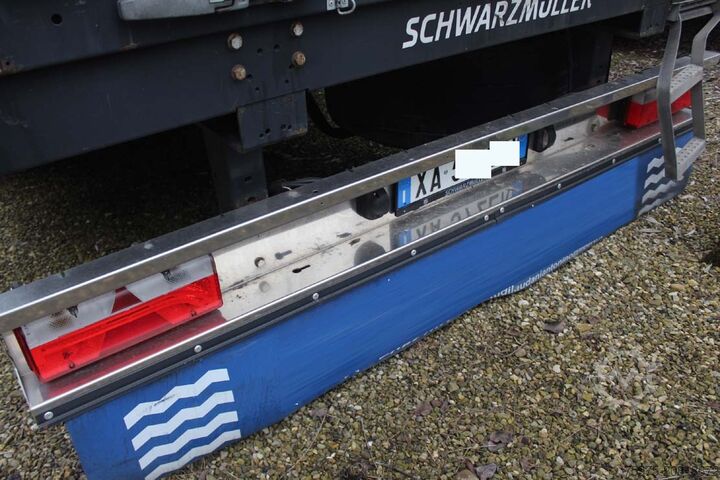 Open oplegger met zeil Schwarzmüller semirimorchio centinato francese usato