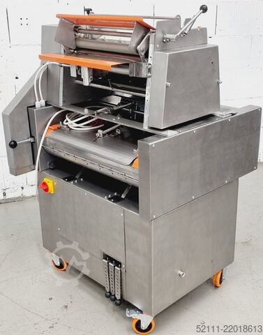 Máquina de formar croissants Universum HWM 50/70