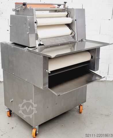 Máquina de formar croissants Universum HWM 50/70