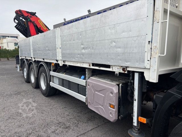 Grúa montada en camión RENAULT C430-8X4-PALFINGER PK33002EH+JIB-26M!!-FUNK-EUR6
