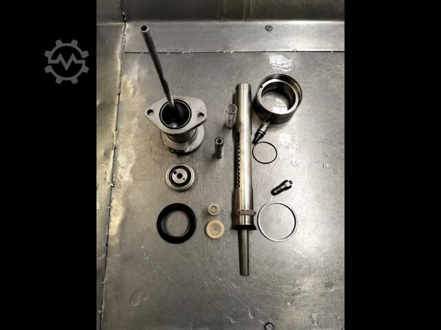 Used Crown Bevcorp 40 valve filling monoblock Angelus UB40 / 61H