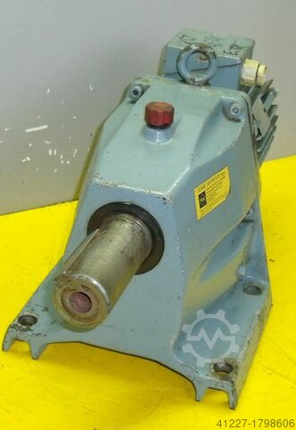 محرك تروس بقوة 0.75 كيلوواط، 100 دورة في الدقيقة VEB ZG3KMRB80K6