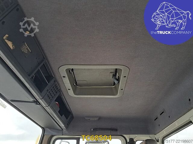 Chasis con cabina Volvo FLC