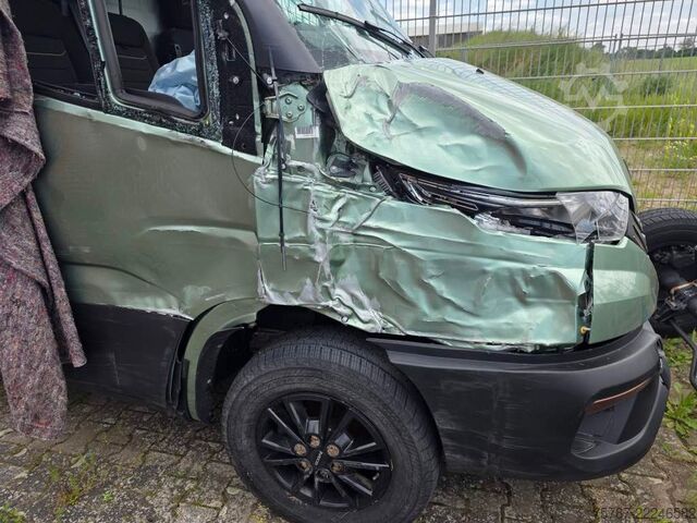 Høy tak varebil IVECO 35S18 Kastenwagen Maxi hoch&lang, Unfall