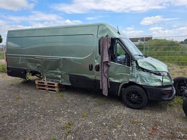 Høy tak varebil IVECO 35S18 Kastenwagen Maxi hoch&lang, Unfall