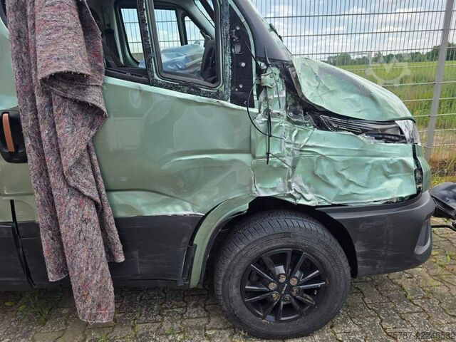 Høy tak varebil IVECO 35S18 Kastenwagen Maxi hoch&lang, Unfall