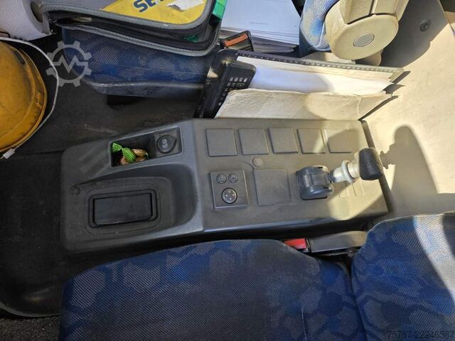 Planbil med presenning IVECO 120E25 Pritsche&Plane,Ladebordwand 1,5 To