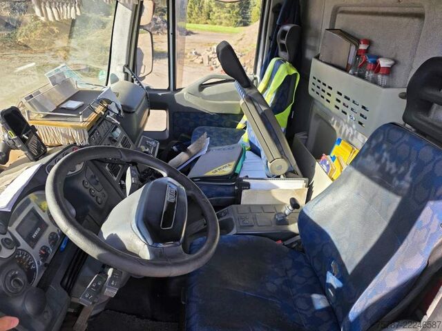 Planbil med presenning IVECO 120E25 Pritsche&Plane,Ladebordwand 1,5 To