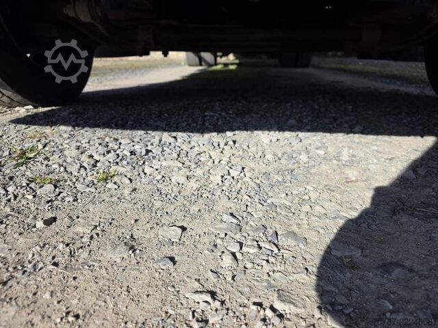 Planbil med presenning IVECO 120E25 Pritsche&Plane,Ladebordwand 1,5 To