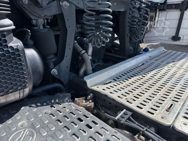 标准牵引车头 IVECO STRALIS SWAY AS440S49T/FP Kipphydraulik Retarder