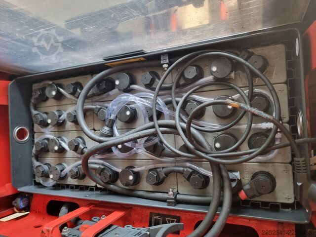 Madaltõstealusega alusesiirtetõstuk LINDE L20 mit neuer Batterie und Initialhub