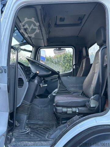 Камион с кука за контейнери MERCEDES-BENZ MERCEDES AXOR 2533 SCARRABILE CON GRU E POLIPO