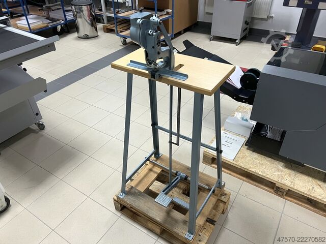 Stroj na nitovanie ôk Hang Piccolo 101-20 Eyeleting machine