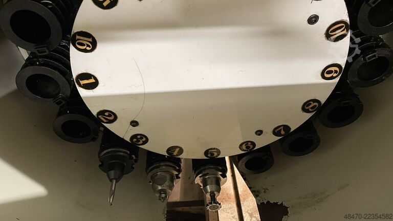 Vertikales Bearbeitungszentrum HURCO VM1