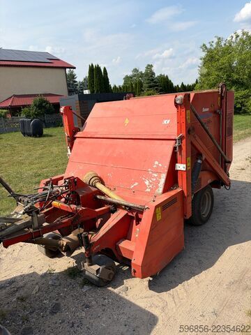 Bohm Wiedenmann Super 300 1,5 m – Kehr-Sammelmaschine für Gras und Laub Bohm Wiedenmann Super 300 1.5 m – zamiatarko-zbierarka do trawy i liści Bohm Wiedenmann Super 300 1.5 m – zamiatarko-zbierarka do trawy i liści