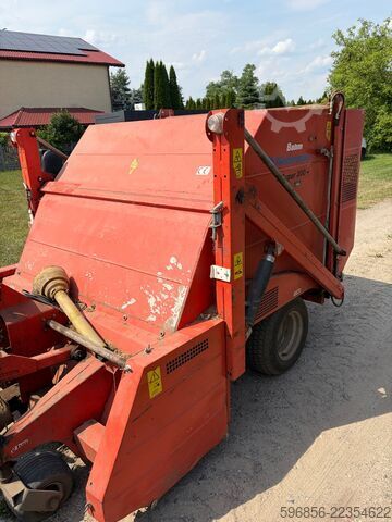 Bohm Wiedenmann Super 300 1,5 m – Kehr-Sammelmaschine für Gras und Laub Bohm Wiedenmann Super 300 1.5 m – zamiatarko-zbierarka do trawy i liści Bohm Wiedenmann Super 300 1.5 m – zamiatarko-zbierarka do trawy i liści