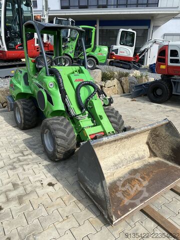 Kompaktlader Avant Tecno 755