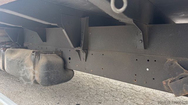 Dodávka s plachtovou bočnicou IVECO Daily 50C17 L Pritsche Plane Bj 2012