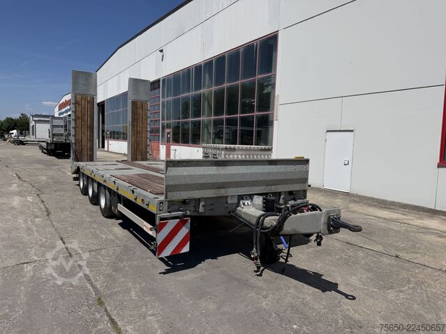 Trailer gandeng low loader Möslein TTA33 Schwebheim  31 t Tridemtieflader, neuwertig