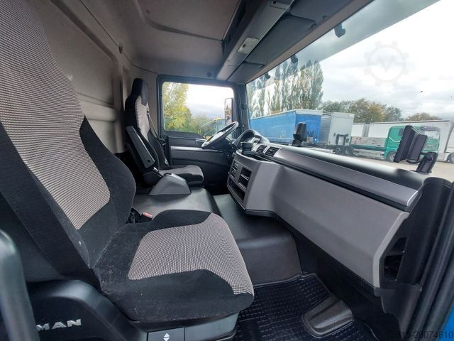 Plattewagen met zeil MAN TGL 12.250 BL 4x2
