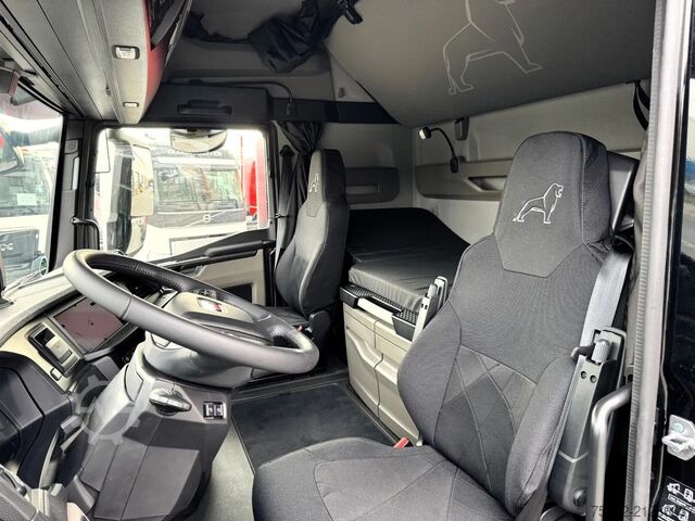 Crane truck MAN TGX 26.540 6x2-4 LL Containerpritsche Fassi 545