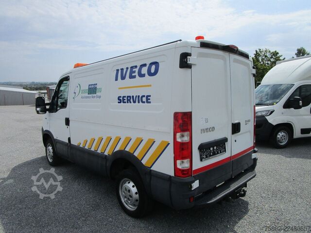 Kastenwagen IVECO Daily 29L12V HPI 2.3 16V *3-Sitzer+AHK+Regale*