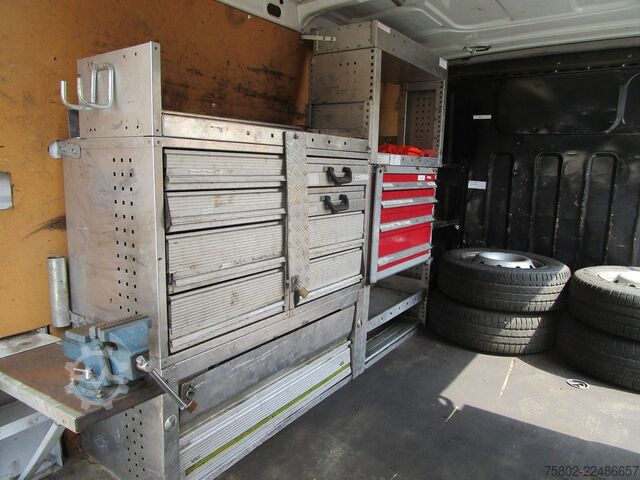 Kastenwagen IVECO Daily 29L12V HPI 2.3 16V *3-Sitzer+AHK+Regale*